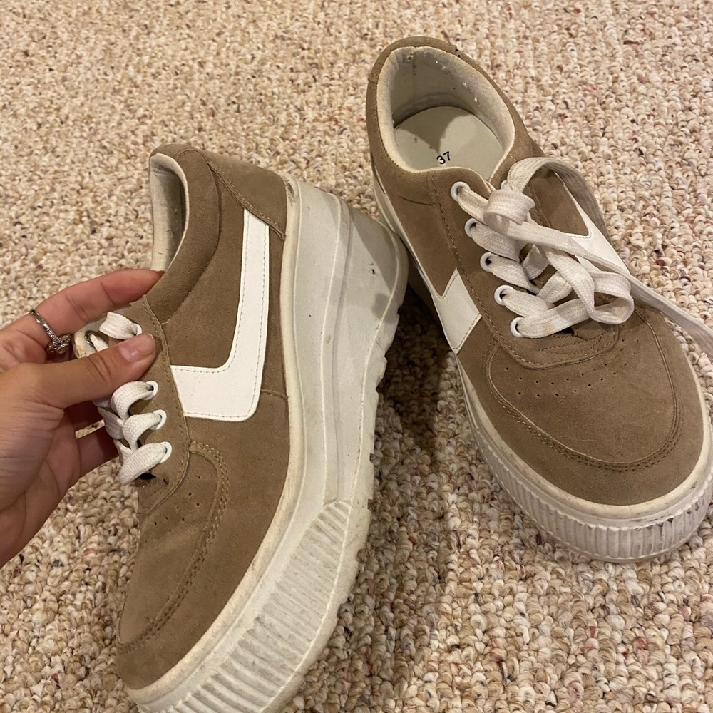 Platform sneakers